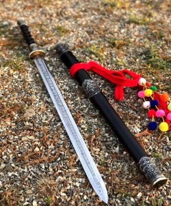 户撒弹簧钢锻打宝剑鉴赏